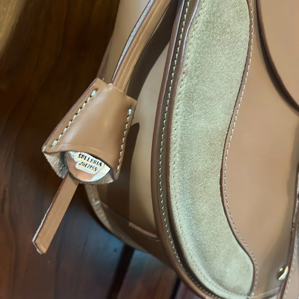 Saddle Tan Leather Women's Bag - Picture 5 of 10